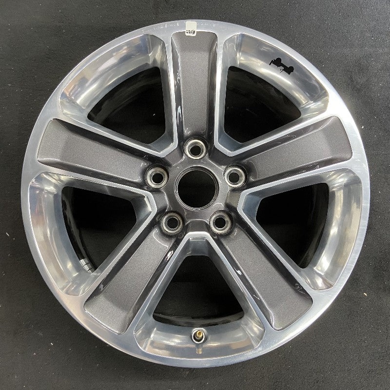 18″ WRANGLER 18 VIN X 6th digit JL body 18×7.5 5 spoke straight spoke opt WHG polished with spokes granite crystal Original OEM Wheel Rim