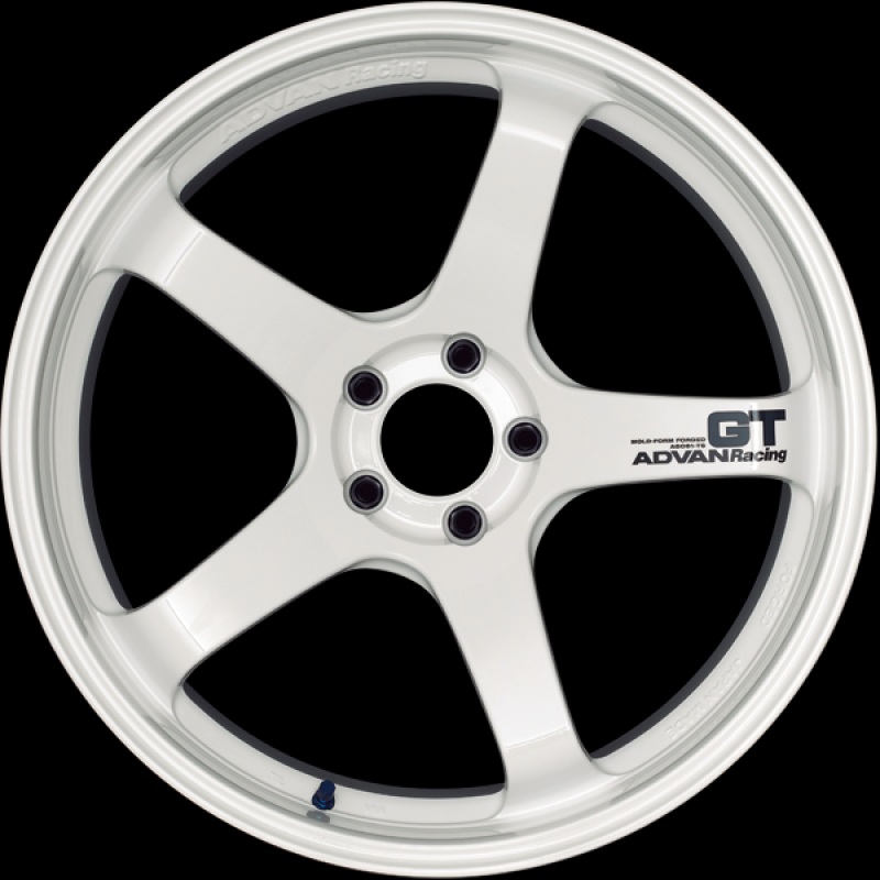 Advan GT 18×9.5 +45 5-114.3 Racing White Wheel