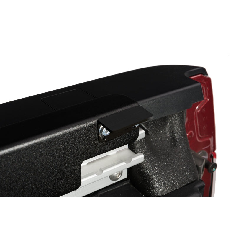 UnderCover 05-15 Tacoma 5ft SE Bed Cover – Black Textured | Req Factory Deck Rails | UC4056